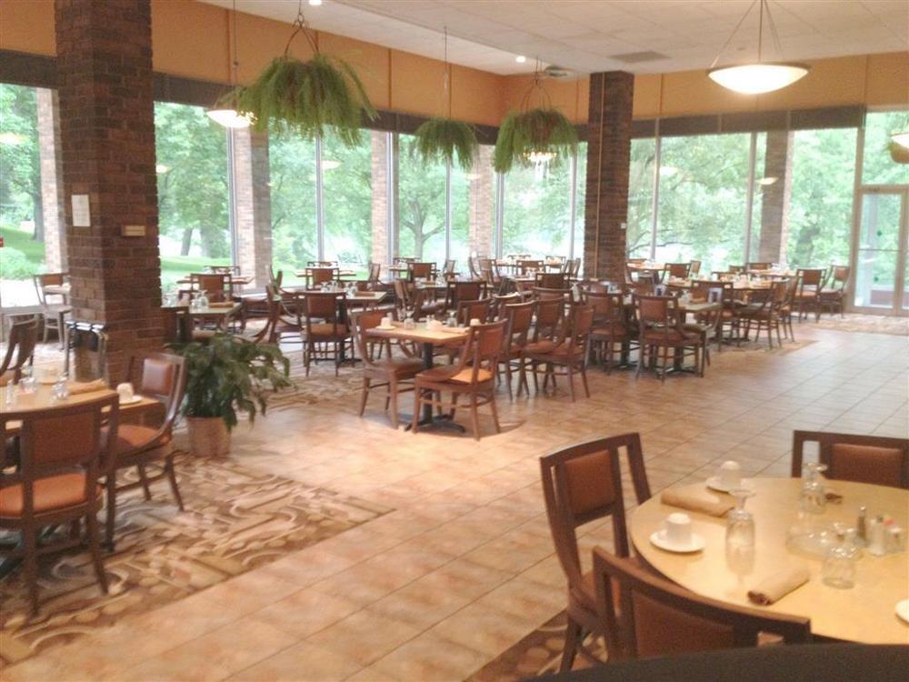 Owego Treadway Inn And Suites Ресторан фото